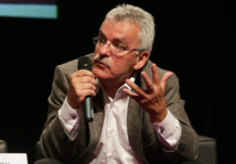 Des souvenirs de famille, revisités. Approche ericksonienne de la prise en charge des troubles de la parentalité, dans une maternité. Des souvenirs de famille, revisités. Approche ericksonienne de la prise en charge des troubles de la parentalité, dans une maternité.